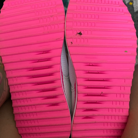 Puma running shoes - Picture 3 of 4